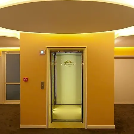 Golden Rainbow Hotel 3*